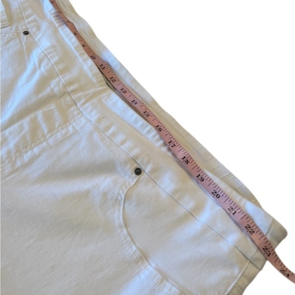 John Mark Plus Stretch Straight Leg Embroidered Eyelet Hem Cropped Pull-On Pants - Picture 5 of 16